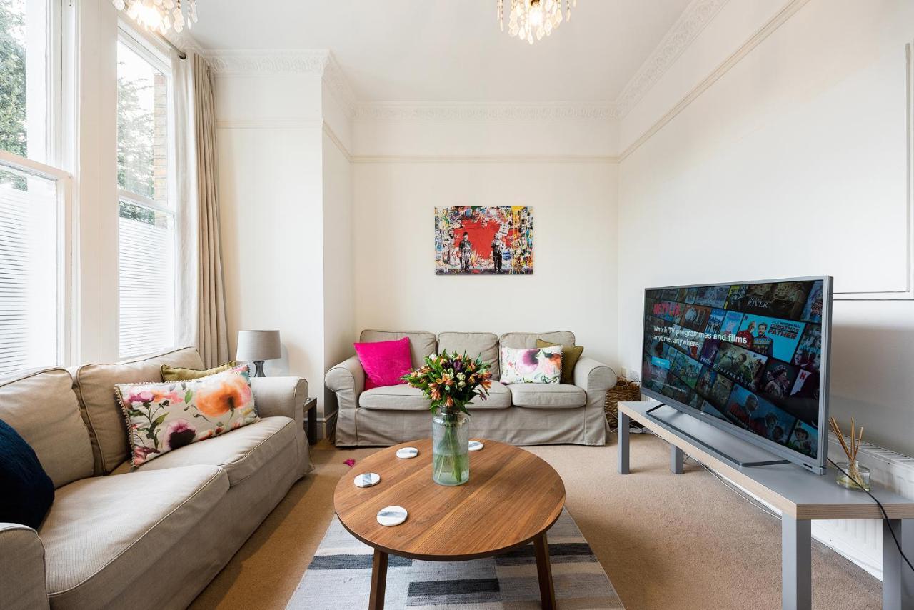 Heart Of Ealing Apartment With Garden London Exterior foto