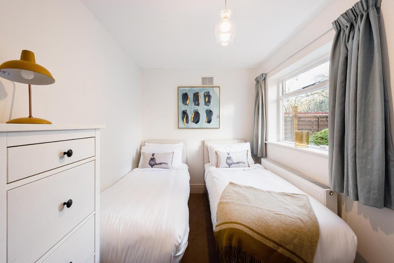 Heart Of Ealing Apartment With Garden London Exterior foto