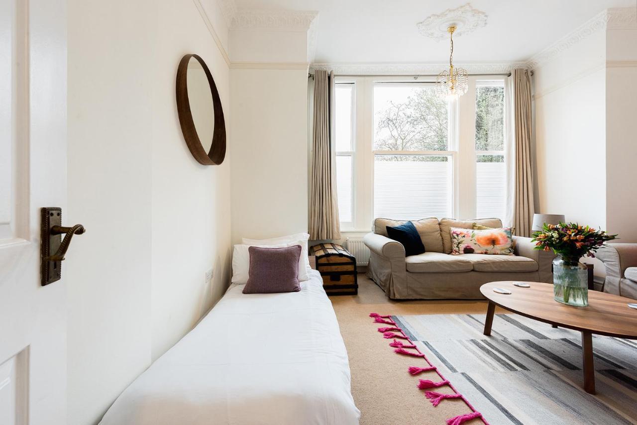 Heart Of Ealing Apartment With Garden London Exterior foto