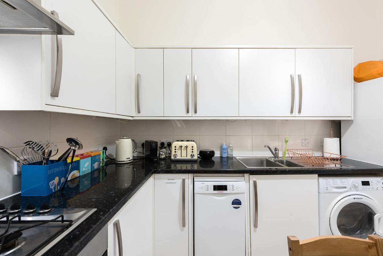 Heart Of Ealing Apartment With Garden London Exterior foto