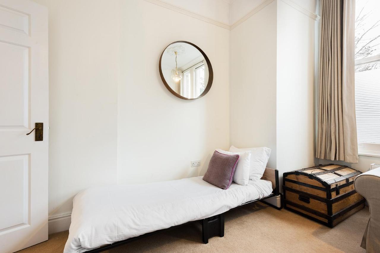 Heart Of Ealing Apartment With Garden London Exterior foto