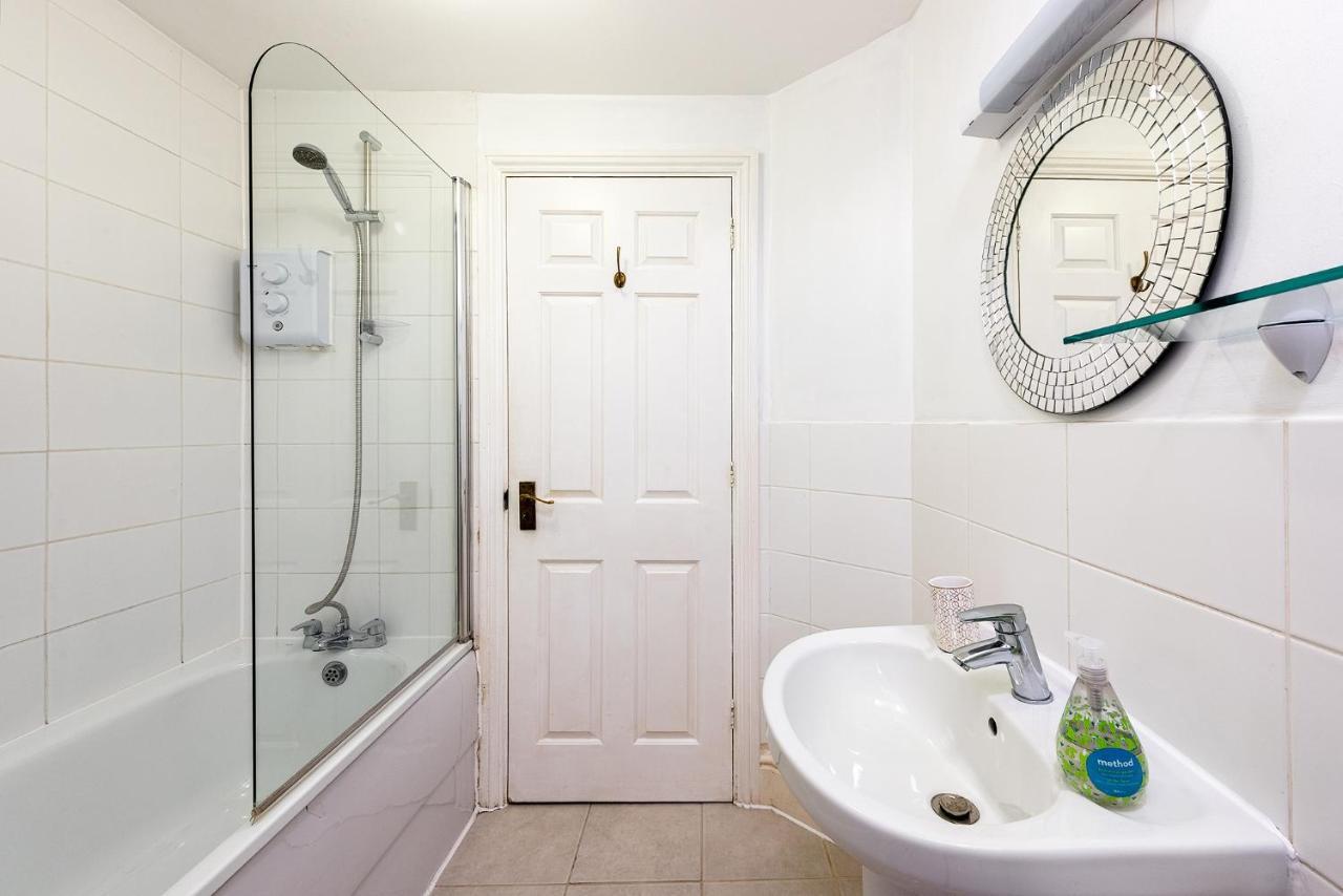 Heart Of Ealing Apartment With Garden London Exterior foto